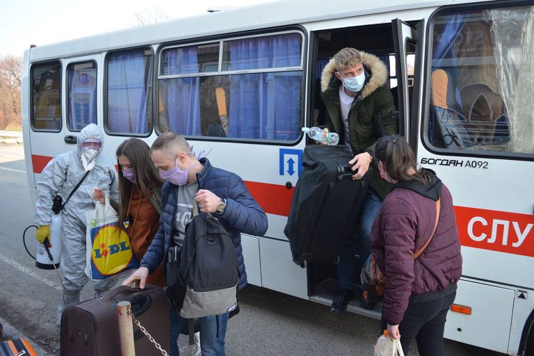 Влада наголошує: приїхав з-за кордону – побудь 14 днів у самоізоляції 11 kordon 4