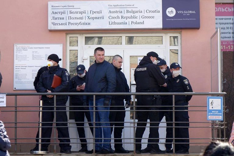 Поліція склала протокол за порушення правил карантину (ФОТО) 3 tsentr 1