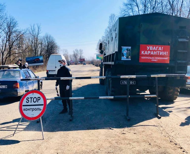 Карантинні пости запрацювали на п’яти в’їздах в Івано-Франківськ. Що кажуть люди? 3 posty