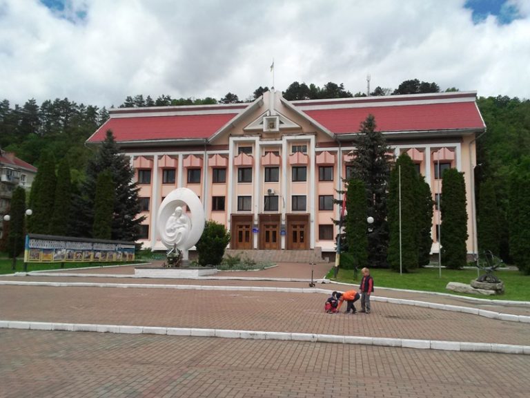 В Косівському районі ще не запрацюють дитячі садочки 11 1 3