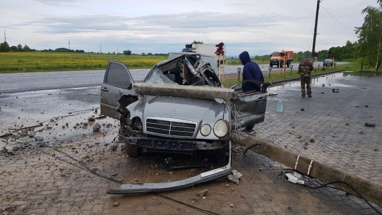 Стали відомі деталі ДТП з Мерседесом на Коломийщині (ФОТО) 12 100794173 895551837628245 2891643799262461952 n