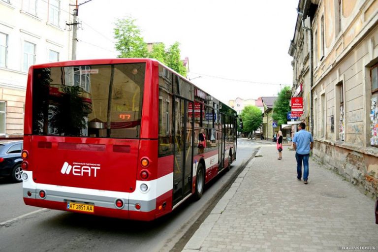У Франківську почали видавати електронні транспортні картки 2 32105707 1791088867580854 4251812405207629824 n