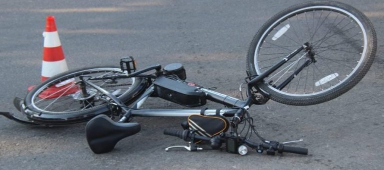 На Коломийщині водій збив велосипедиста та втік (ФОТО) 6 1 129