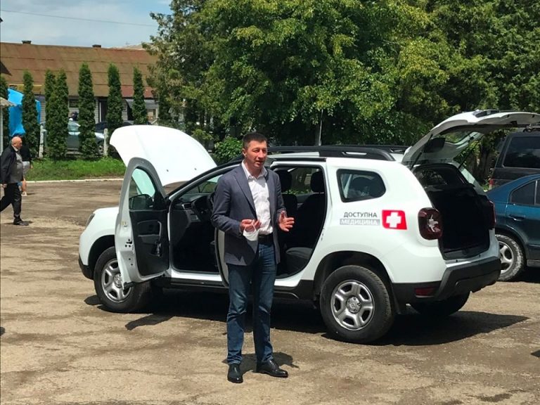Косівським медикам доправили новий службовий автомобіль марки «Renault Duster» 11 102389457 3387380094617083 5920558739034734592 o