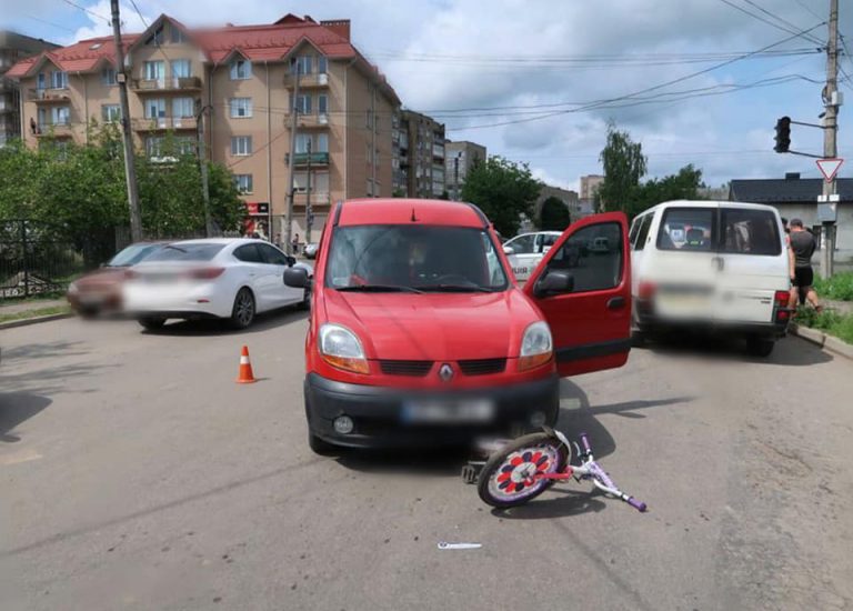 У Коломиї під колесами авто загинула 8-річна дівчинка 10 104097143 4347538531953420 7857919189000648828 n 1