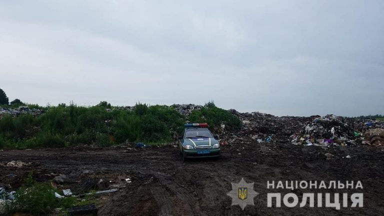 На Прикарпаття знову привезли сміття з іншої області 3 84388271 4346251818748758 6855919162434677943 n