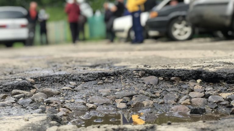 На Долинщині люди вийшли на протест (ФОТО) 10 e8be7eefbfe698d5