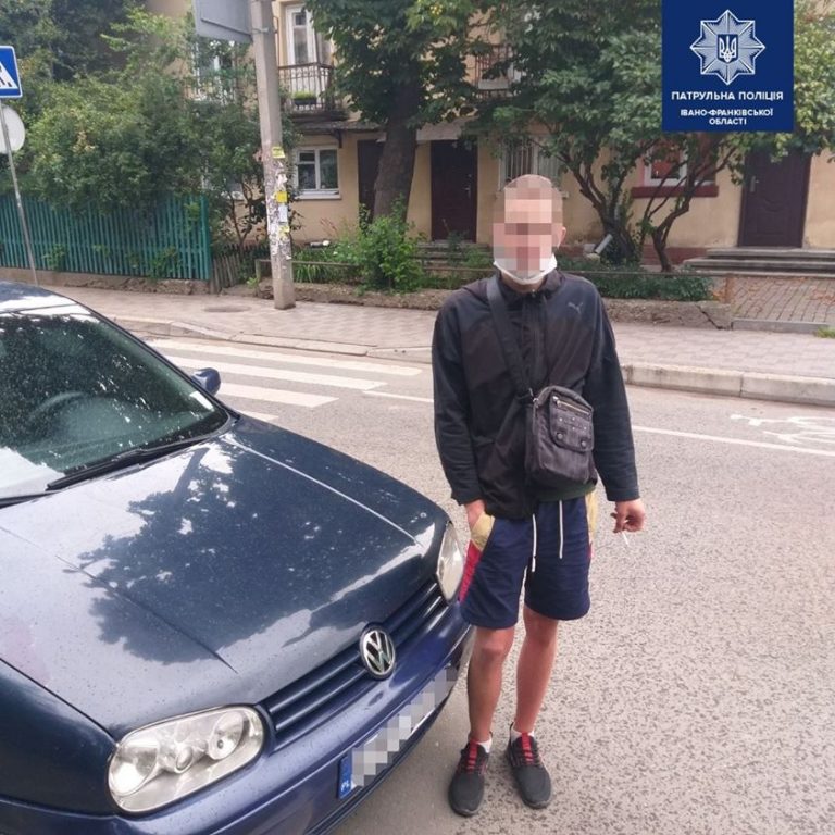 У водія, який порушив ПДР, патрульні виявили масу чужих документів 5 108293755 3163298730420905 2284872454587542147 o
