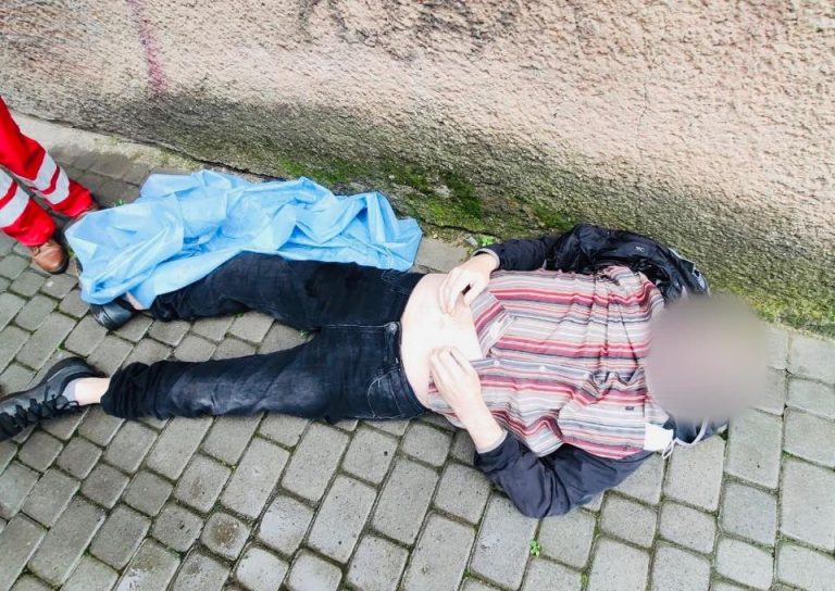 Поліцейські просять мешканців Франківська допомогти впізнати чоловіка (ФОТО) 5 109178555 4450183381688934 4694604786642831629 n