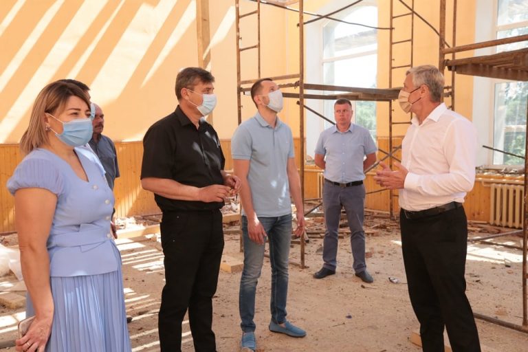 Заступник голови ОДА ознайомився зі станом будівництва школи в Городенці (ФОТО) 9 111442849 2712385595663419 1854776458113003548 o