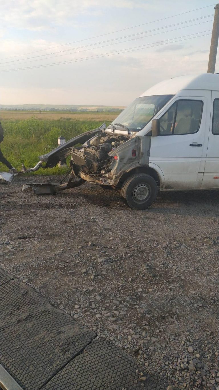 На Більшівцівському переїзді знову аварія (ФОТО) 6 116262542 282141203234727 1442645538208715008 n