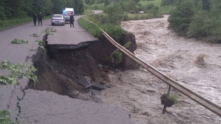 На Прикарпатті відновили сполучення із гірським селом Дземброня 4 1e462959e3d59c5f