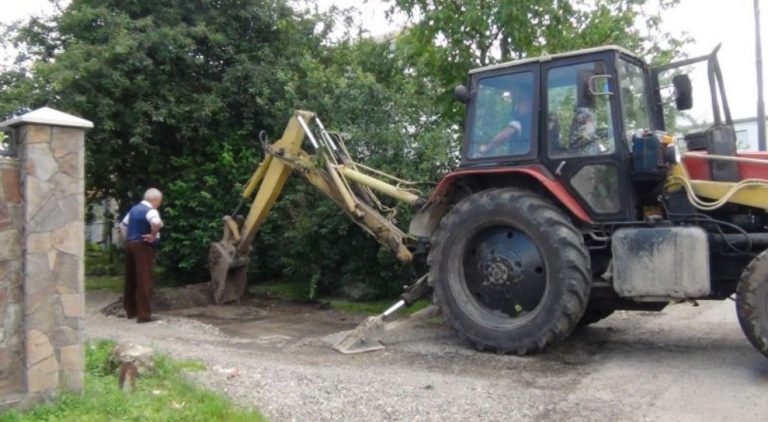 У Снятині оперативно замінили трубопровід (ВІДЕО) 4 4a428288 2675 47ea 97b9 ae198928eee4