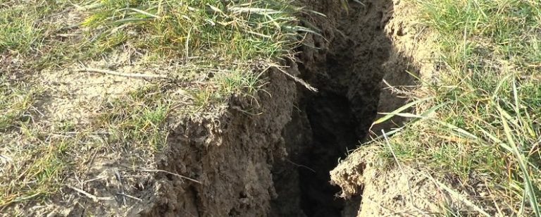 На Коломийщині зсув ґрунту пошкодив будівлі 12 80240bd2b44a25f5