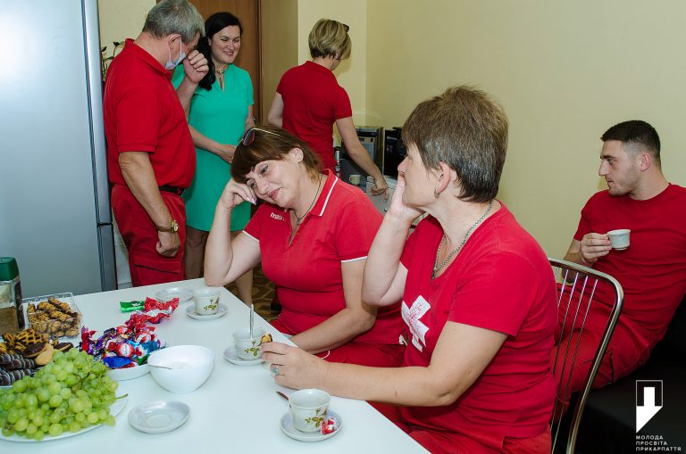 Тепер і снятинські медики мають кімнату відпочинку (ФОТО) 1 117589750 4360218597352504 3528382765237276433 o