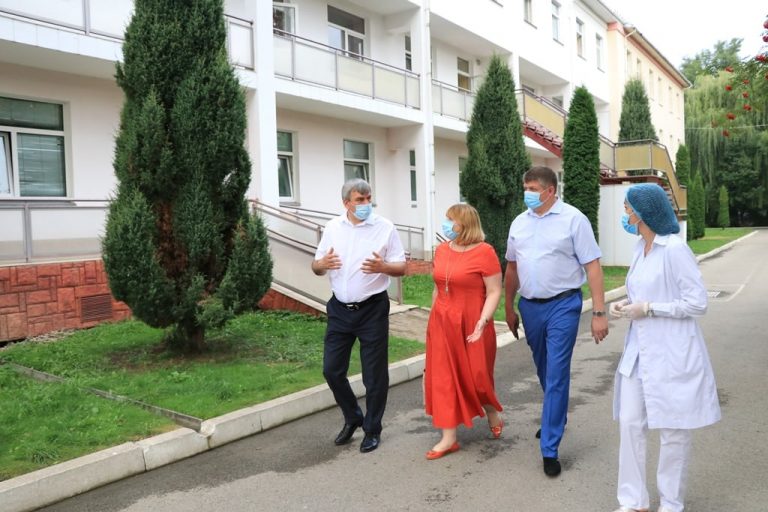 Прикарпаття відвідала перша заступниця Міністра охорони здоров’я України (ФОТО) 2 118248292 2738406326394679 2077063816114991322 o