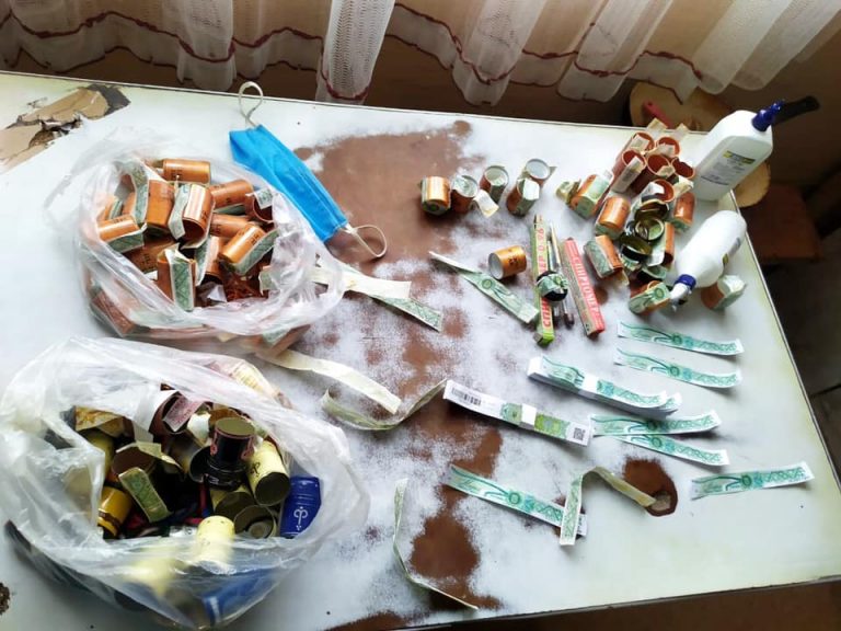 Поліціянти затримали прикарпатця, який збував фальсифікований алкоголь (ФОТО) 2 118538060 4682416938465576 1130365610326641082 n