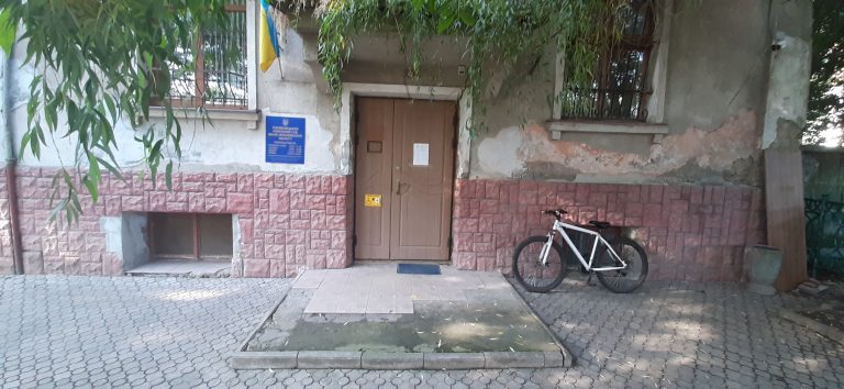 В Тисменицькому районному суді виявили порушення прав підсудних 12 20200819 082631