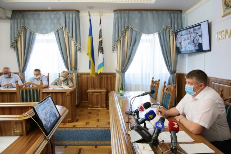 "Дороги Прикарпаття" не будуть реагувати на активістів, а будуть відновлювати шляхи 3 IMG 4186 10 08 2020 c