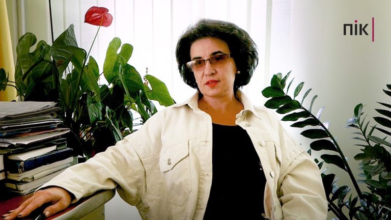 Бурштин: Роксолана Джура не йде на пост голови. Зате іде Ляшко у спідниці 6 Роксолана Джура не йде