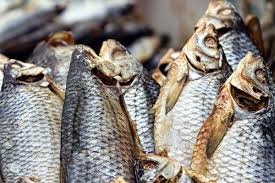 Прикарпатців попереджають про загрозу ботулізму через вживання риби в'яленої