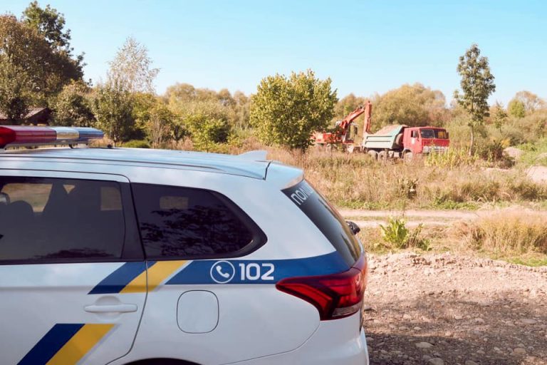 Вчора крали "шутер" на Тисмениччині та Тлумаччині