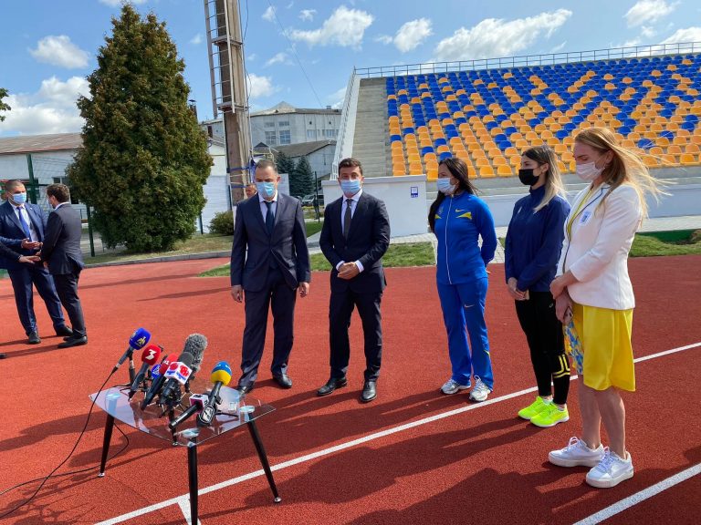 Володимир Зеленський вже в Івано-Франківську: стадіон так стадіон (ФОТО) 4 119779214 2634668803460116 3057949961797748119 n
