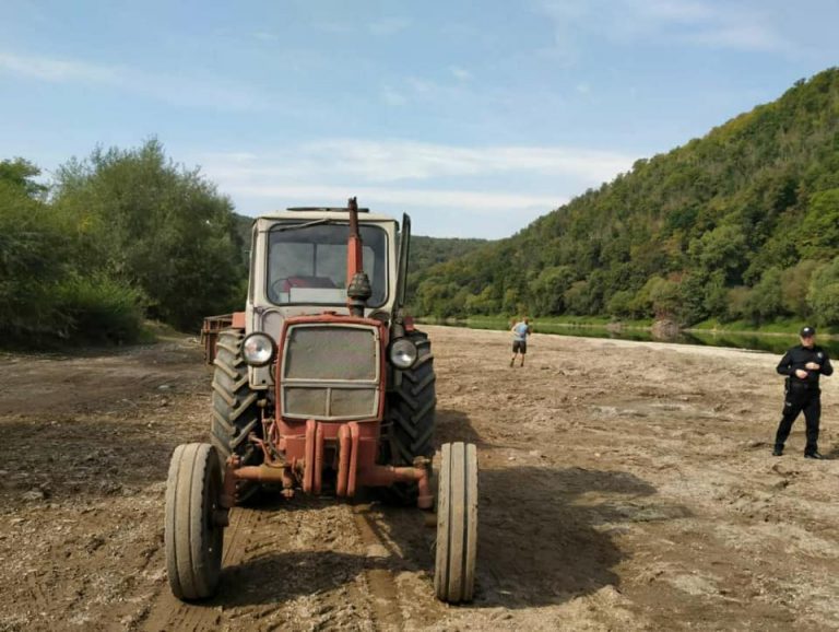 На Прикарпатті за два дні тричі крали пісок та гравій (ФОТО) 7 120123346 4827950627245539 3277037514492190774 n