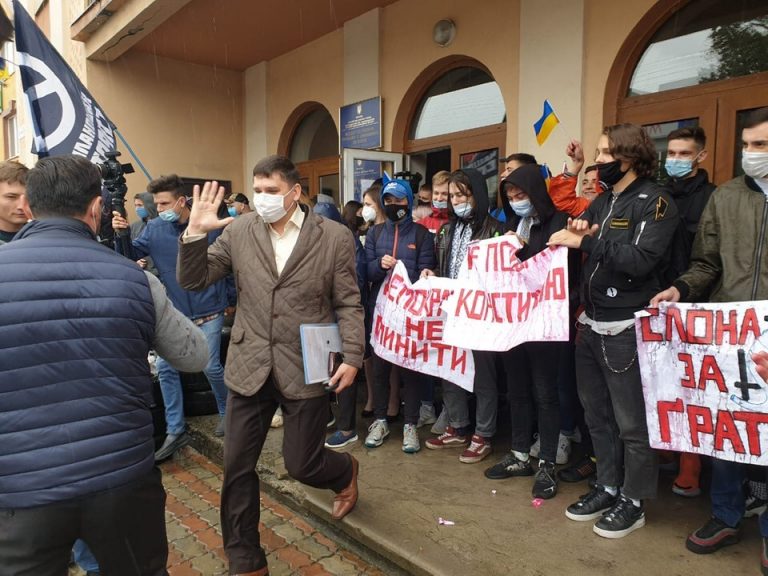 У Бурштині 11 кандидатів