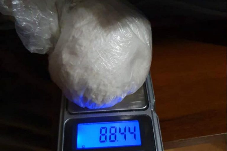 Поліцейські затримали 23-річного франківця, який збував наркотики