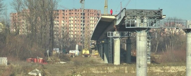Роботи з будівництва моста на Пасічну мають завершити до кінця грудня 2 Будівництво моста на Пасічну. Верховна Рада виділила 60 мільйонів гривень