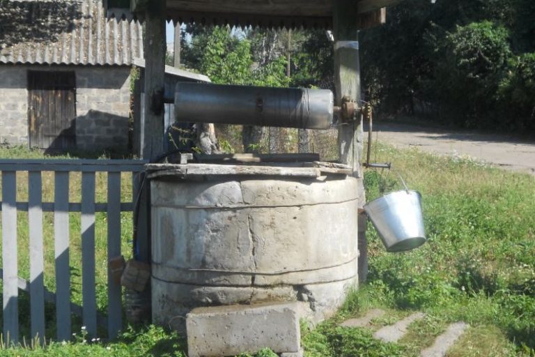 В Тлумацькому районі чоловік втопився у криниці