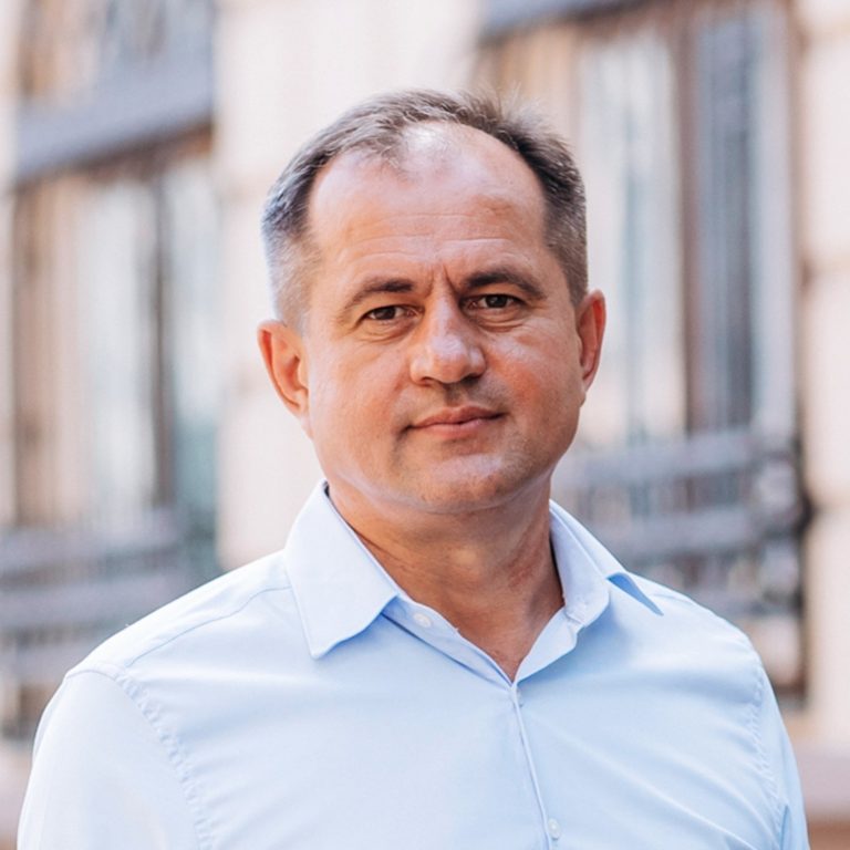 У Коломиї кандидат на пост голови уже натякнув про свою перемогу (ФОТО) 3 коломия вибори перемога