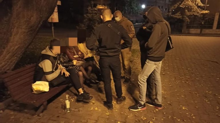 Вечірній гармидер в Івано-Франківську: перехожі викликали муніципалів (ФОТО) 8 121531164 1897324697074448 5954595597841630269 n