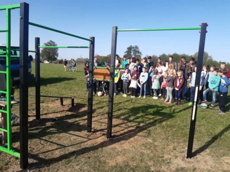 В Калуському районі відкрили спортивні майданчики (ФОТО) 9 122529554 350818669526585 772059869328006005 n