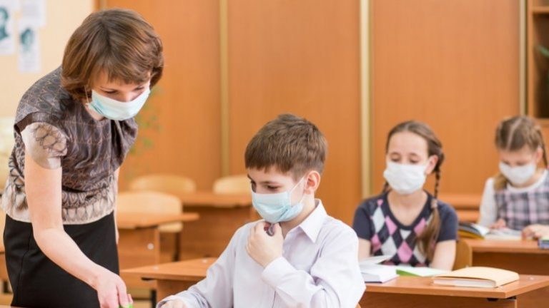 Франківські школи не йдуть з 15 жовтня на канікули