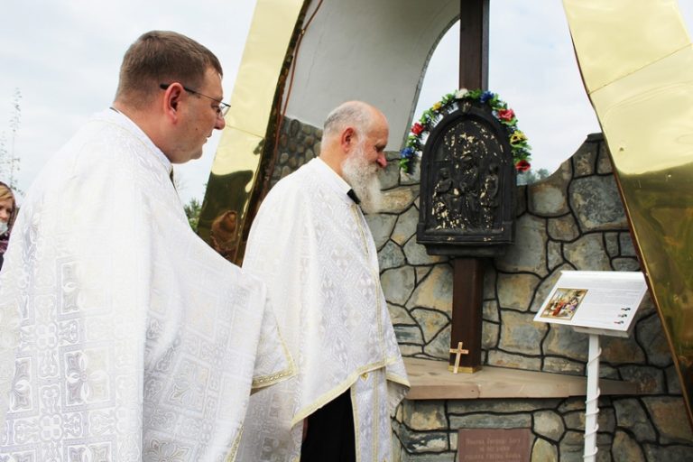 На Тисмениччині посвятили електронні аудіогіди для Хресної дороги (ФОТО) 4 audiogid M