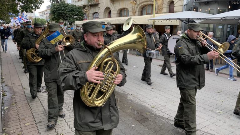 В Івано-Франківську відбулися святкові заходи з нагоди Дня захисника України та свята Покрови (ФОТО) 3 d8cdd7eedfffcb50