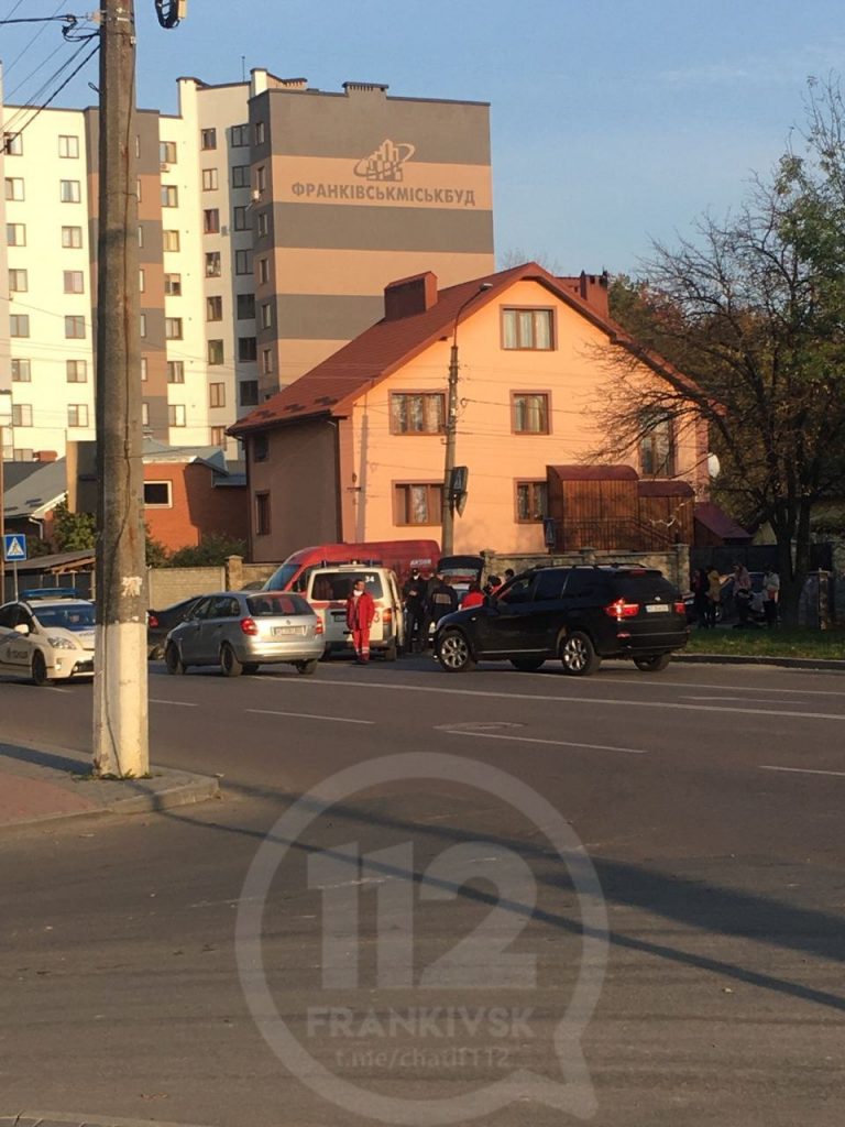 В Івано-Франківську ДТП на вулиці Мазепи: рух ускладнений (ФОТО) 6 photo5249250837115547654