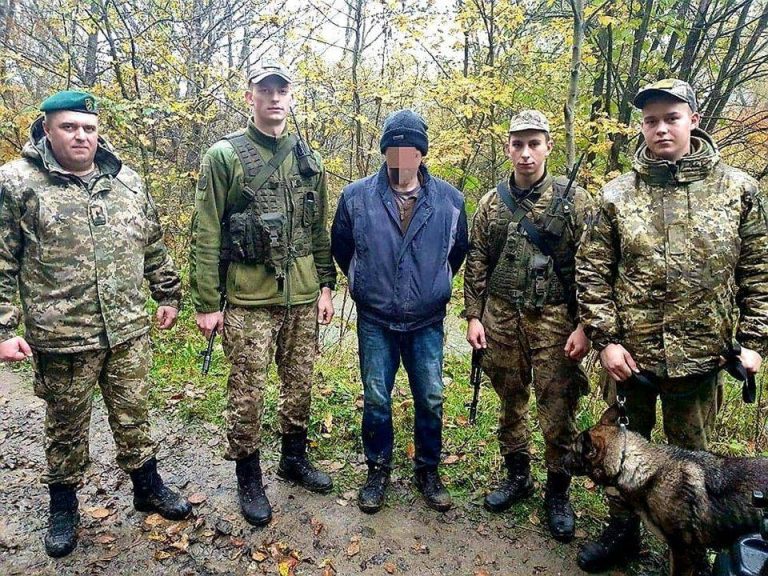 У Карпатах прикордонники знайшли заблукалого американця 5 У Карпатах прикордонники знайшли заблукалого американця