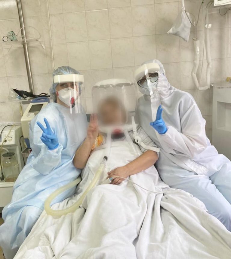 "Шолом для лікування пневмонії і COVID-19": як у Франківській ОКЛ рятують хворих (ФОТО) 6 123846638 3504772742949643 7042527168953522151 n