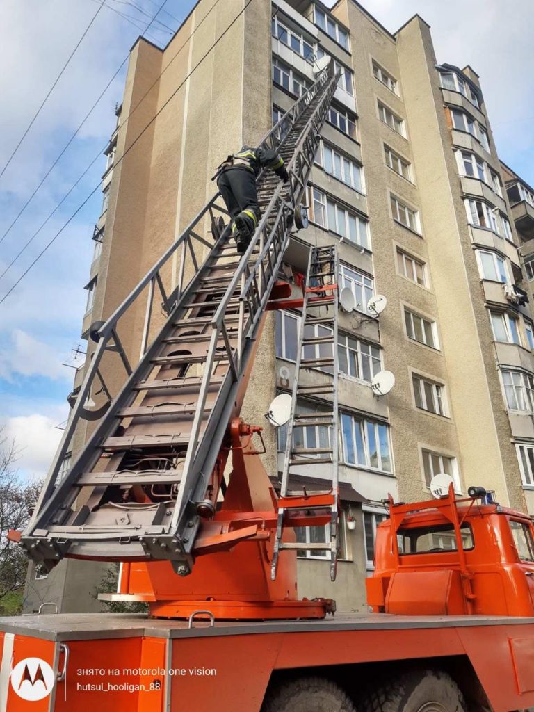 У Тлумачі, Надвірній і Франківську знадобилася допомога рятувальників 5 У Тлумачі, Надвірній і Франківську знадобилася допомога рятувальників