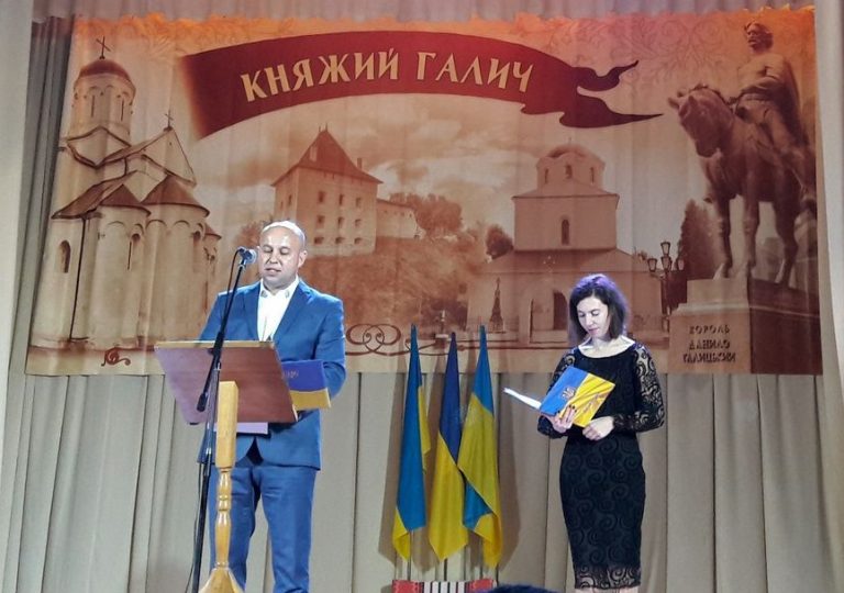 Хто буде правити Галичем: новообраний мер чи хтось "із-під купола" (ФОТО)