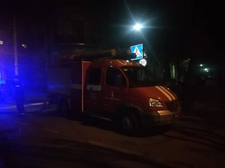 У Франківську через пожежу евакуювали мешканців 5-поверхівки (ФОТО) 11 128155256 3474874829298994 4660629066570272405 o