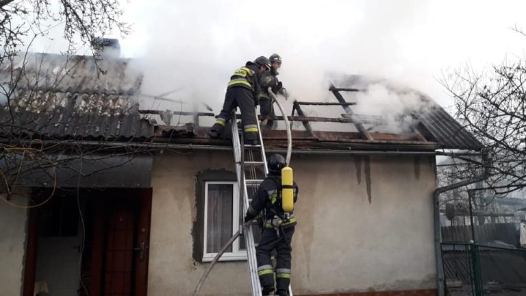 В Івано-Франківську горів житловий будинок (ФОТО)