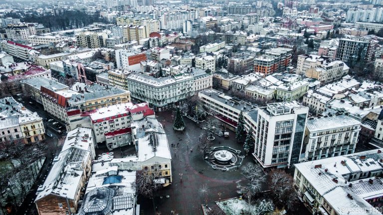 Як виглядає засніжений Івано-Франківськ з висоти пташиного польоту (ФОТО) 4 128351024 4268530329829396 1979335140792054914 o