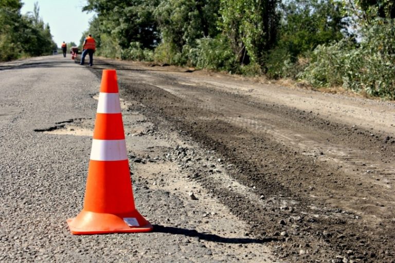 "По виборах - по дорозі": на Калущині не завершили ремонт дороги (ВІДЕО) 9 17b7ea46e9cd968c8943d1b4706fed77