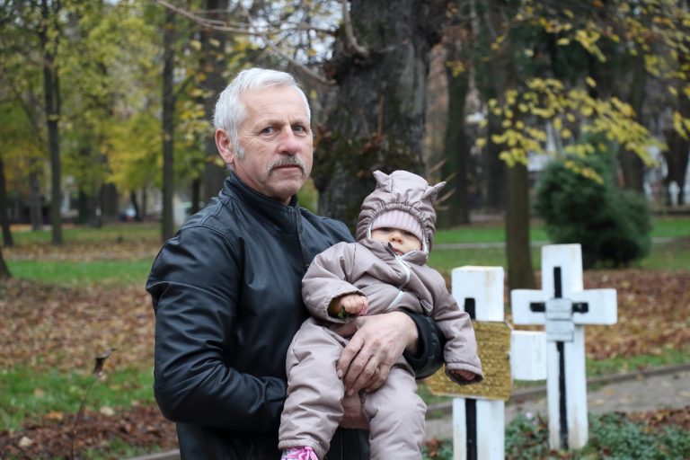 "Люди Прикарпаття": у Івано-Франківському меморіальному сквері (ФОТО) 7 у Івано-Франківському меморіальному сквері (ФОТО)