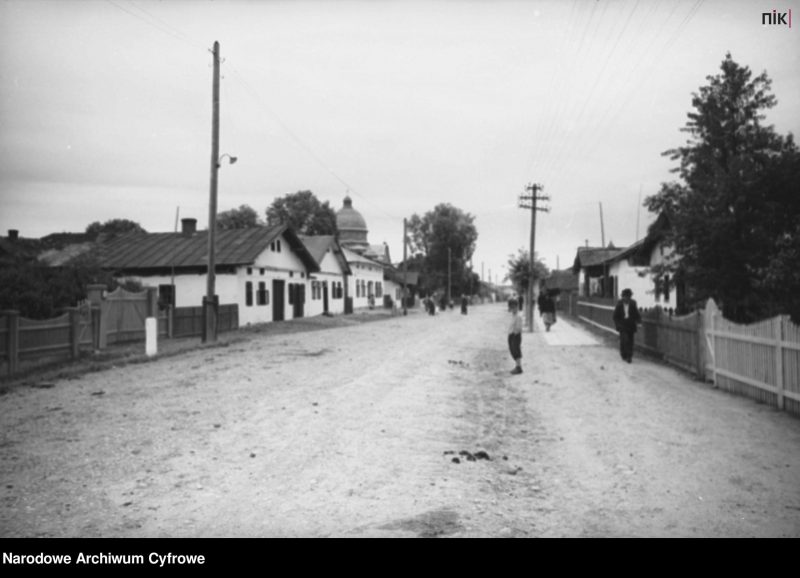Богородчани 100 років тому: унікальні світлини та поштівки (ФОТО) 9 82377ec5d81baab9eeffcc2204c057af6d6a26fa66601316b5bb754ee8f08262 max scaled