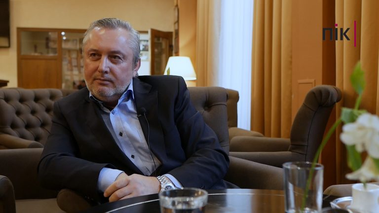 Відео анонс інтерв'ю: співрозмовник ПІК - Іван Гаврон, надзвичайно колоритна людина, відомий український готельєр, власник РомантікСпаГотель 1 Іван Гаврон